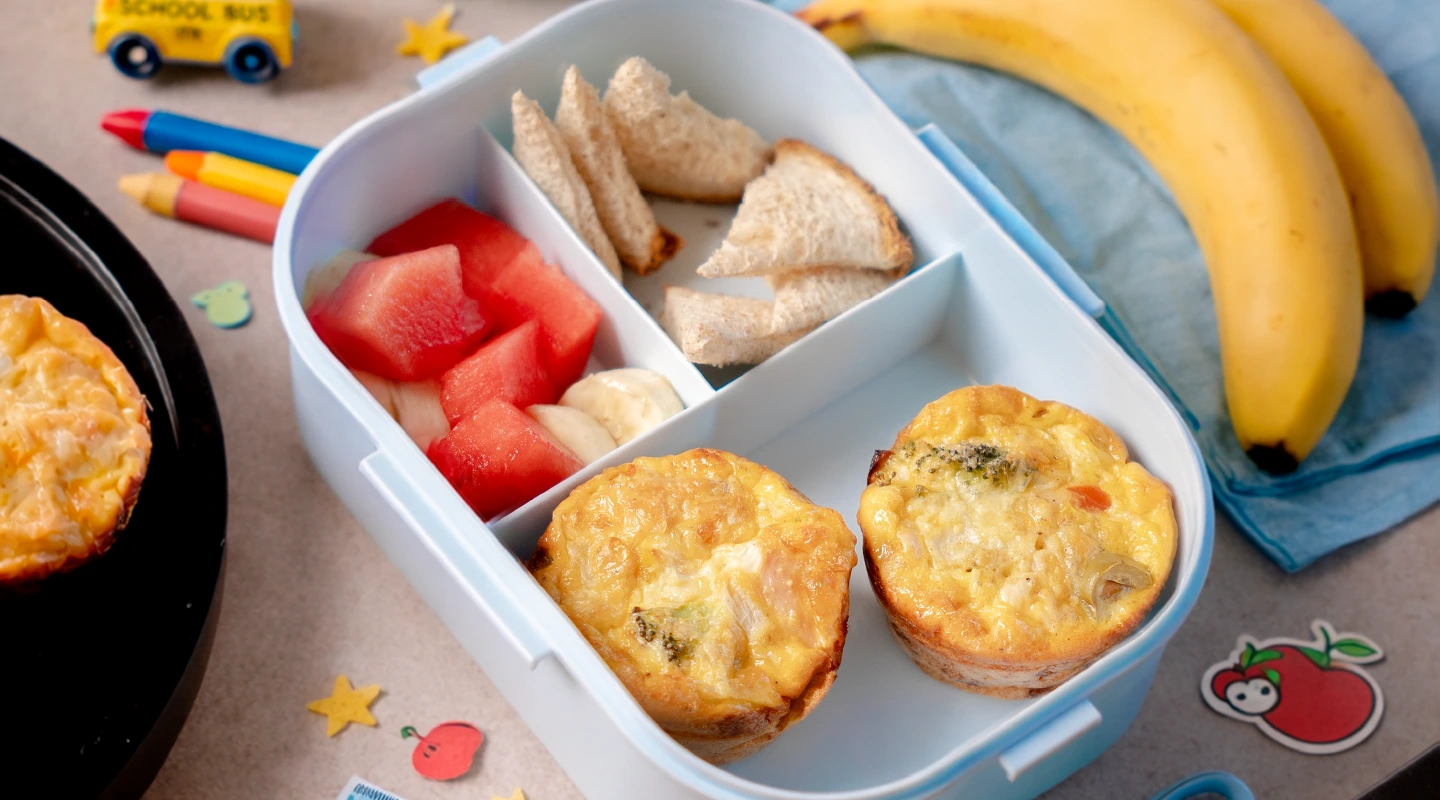 Muffins de huevo con pollo y vegetales